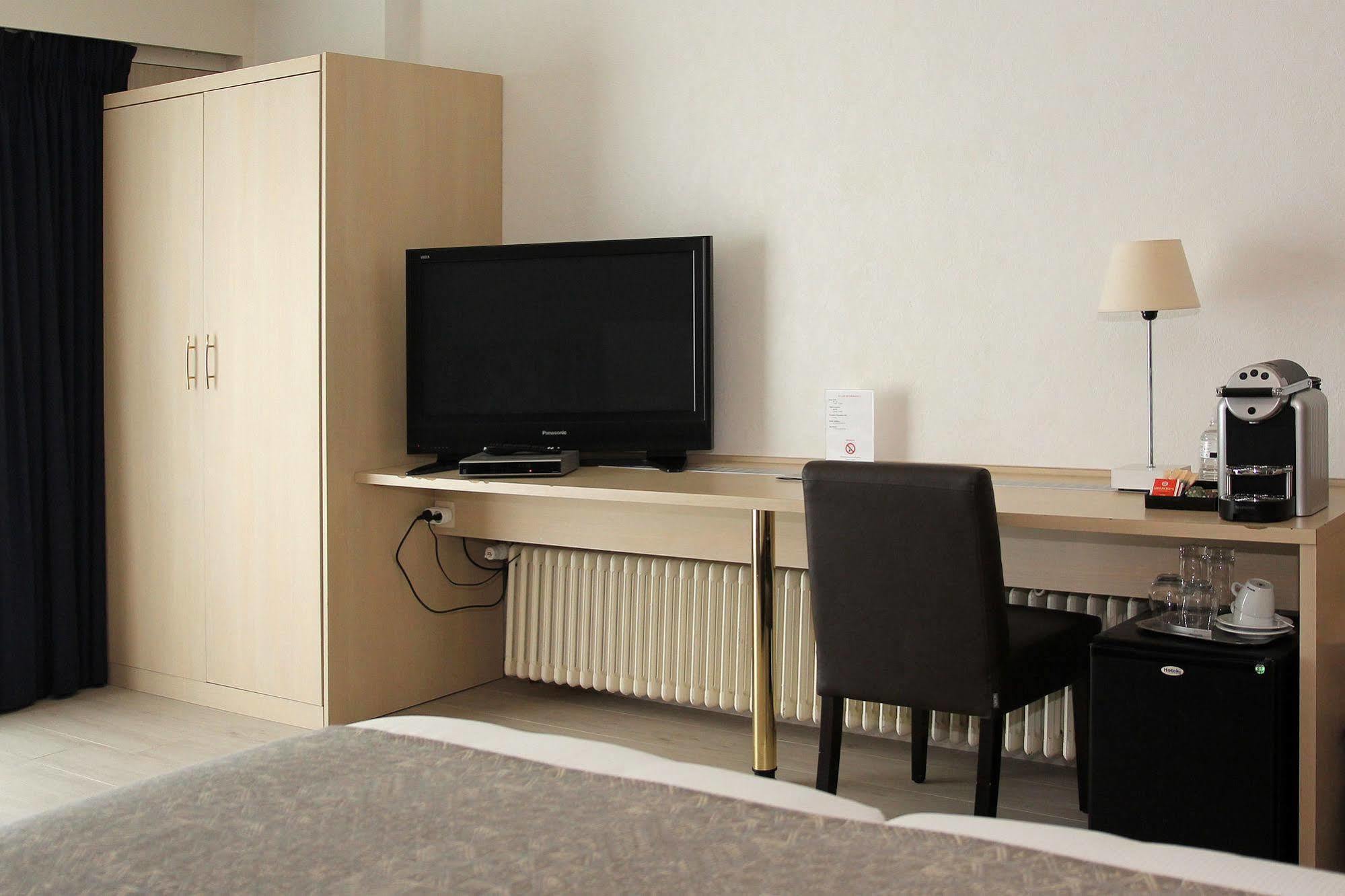 Hotel Auberge St. Pol Knokke-Heist Esterno foto